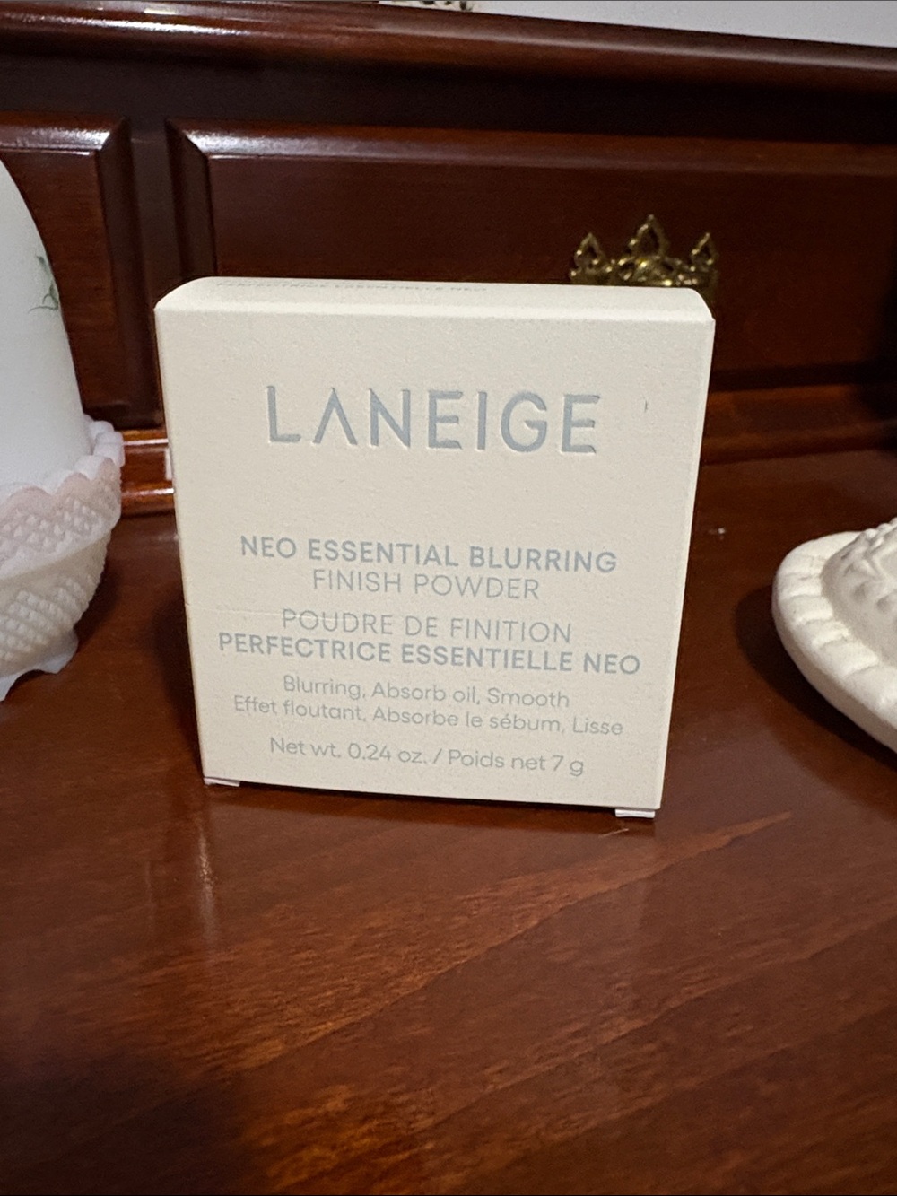 LANEIGE Neo Essential Blurring Finish Powder - Cream Box